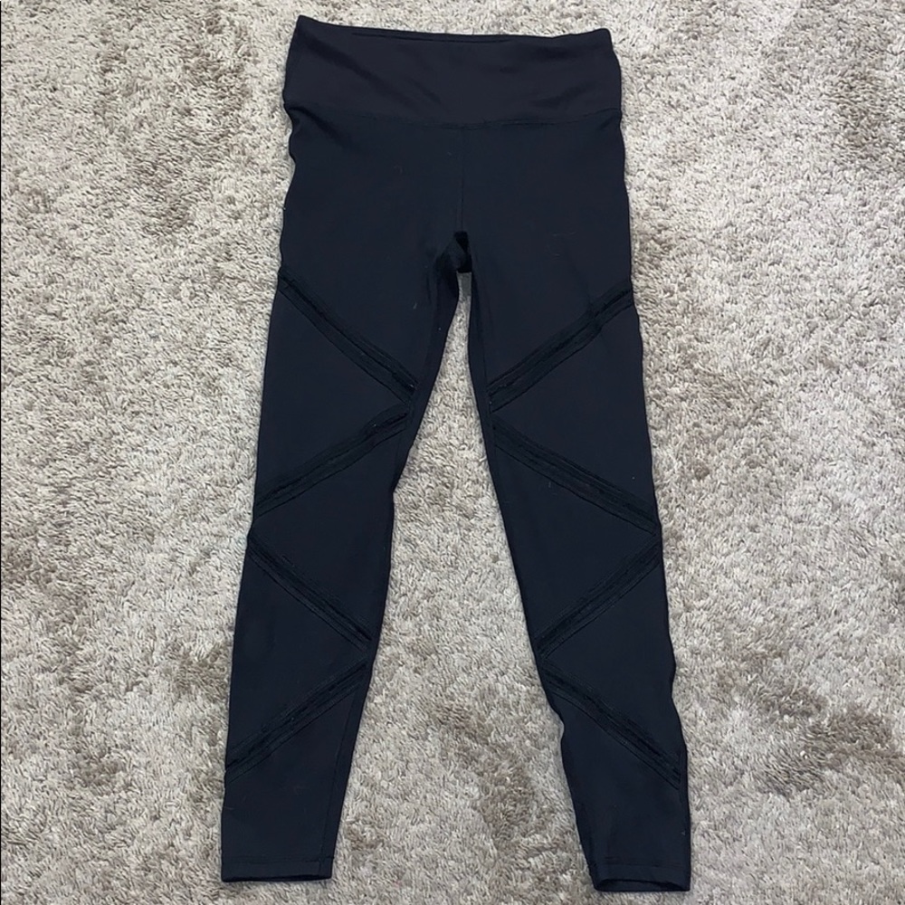 Kittenish black leggings!